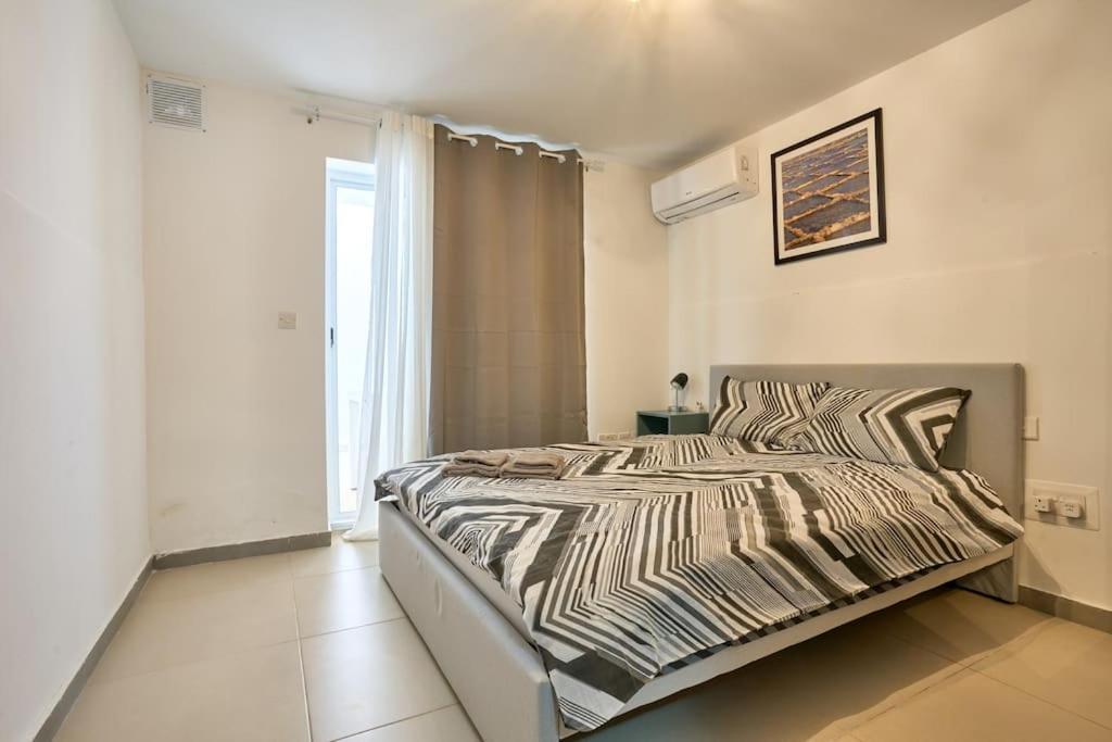 Urban Front - Walking Distance From Paceville And St George Bay Beach Is-Swieqi Eksteriør bilde