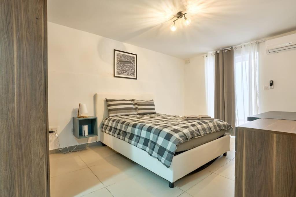 Urban Front - Walking Distance From Paceville And St George Bay Beach Is-Swieqi Eksteriør bilde