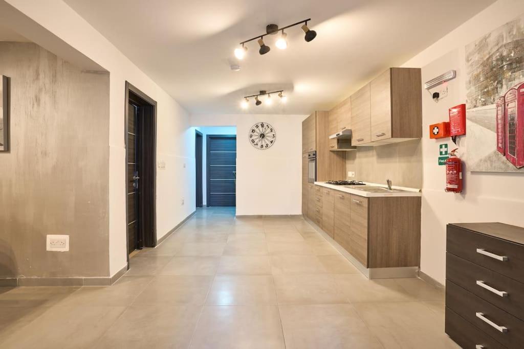 Urban Front - Walking Distance From Paceville And St George Bay Beach Is-Swieqi Eksteriør bilde